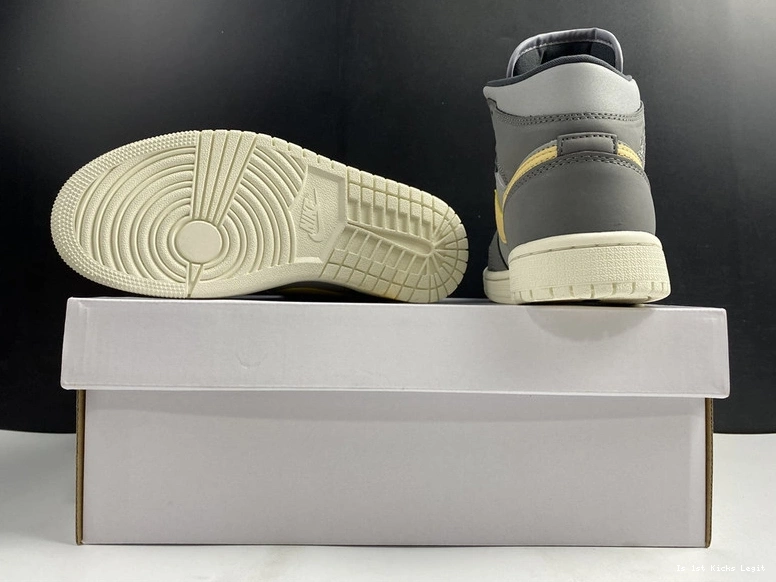 (W) 1 Jordan Grey Mid - BQ6472-020 Onyx 0520